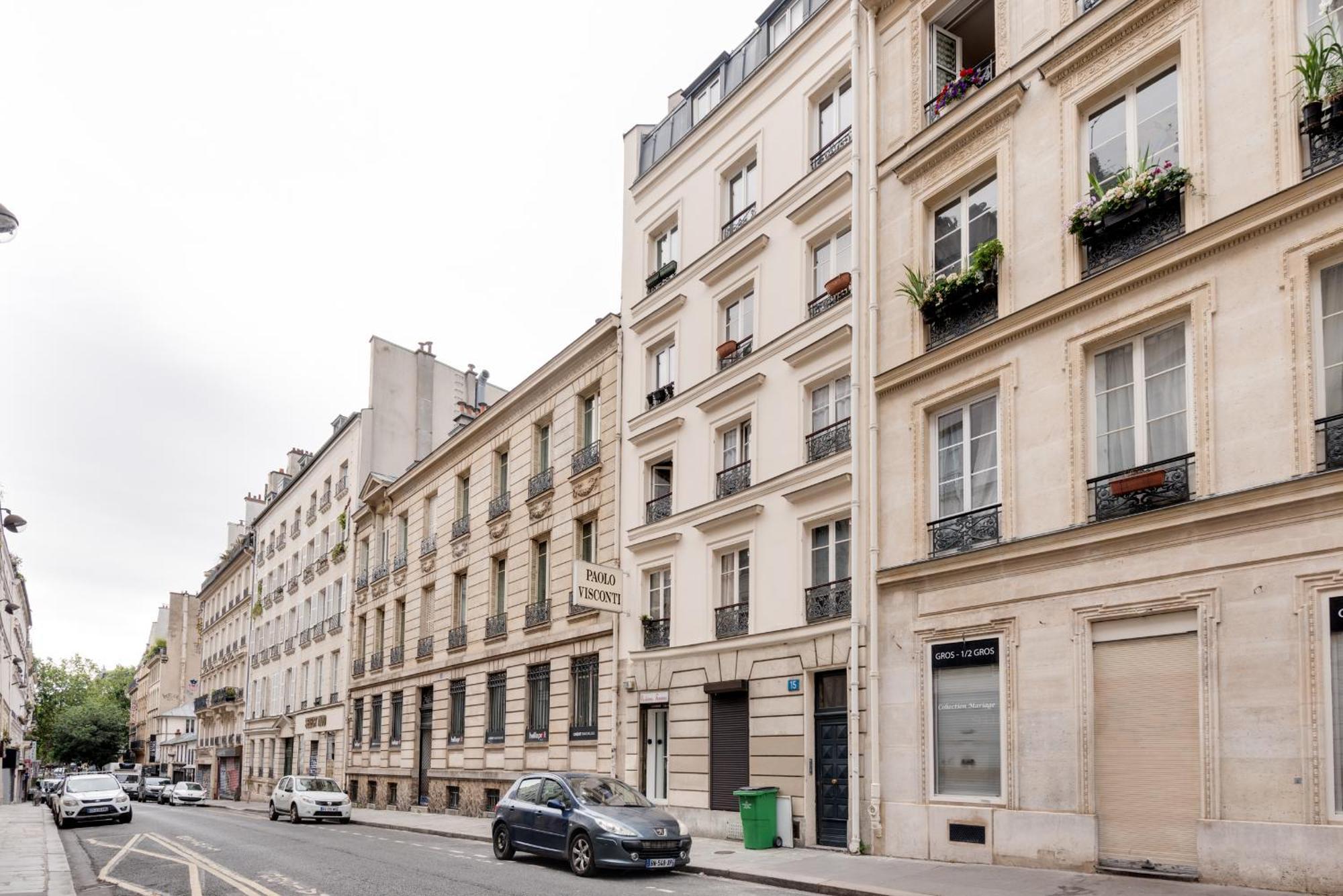 2pers#republique#paris 3 * Parigi